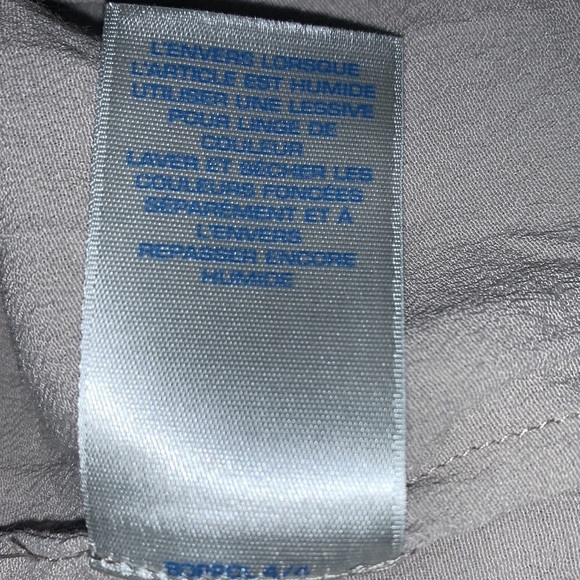 Boden, Gorgeous Long Sleeve Blouse, V-Neck w/Optional Closure, sz 2 - Picture 9 of 11